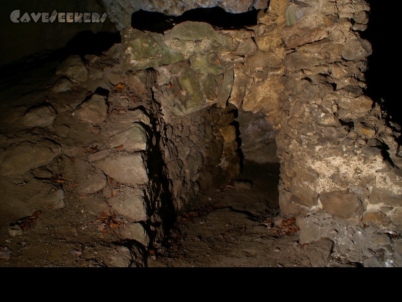 Burghöhle von Loch: Ehemalige Tür