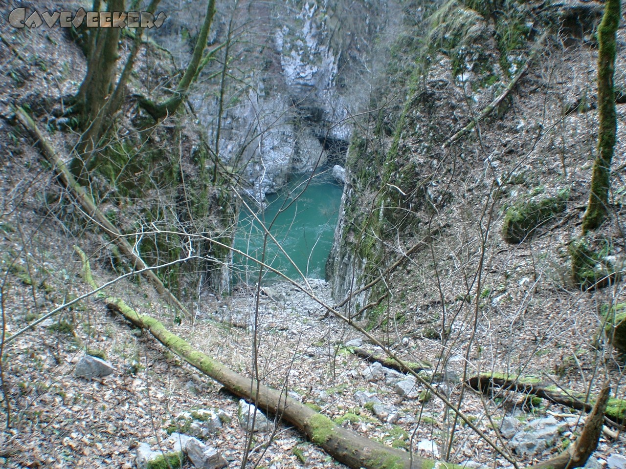 Pritchinški: Blick vom falschen Höhleneingang zur schönen Reka.