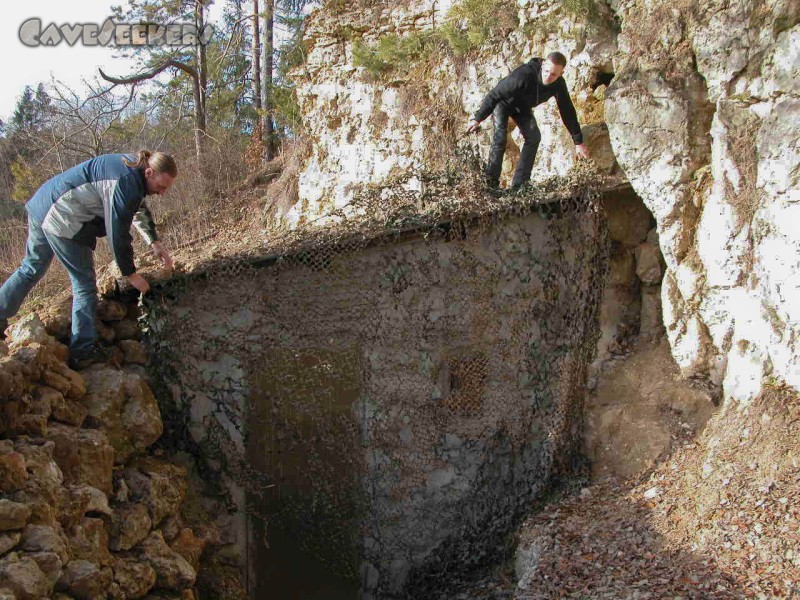 Rostnagelhöhle: Professionelles Tarnmaterial.