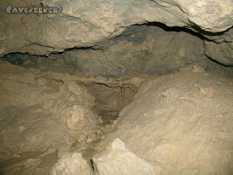 Bauernhöhle: Nicht wirklich fließendes Wasser, aber immerhin tropfendes.