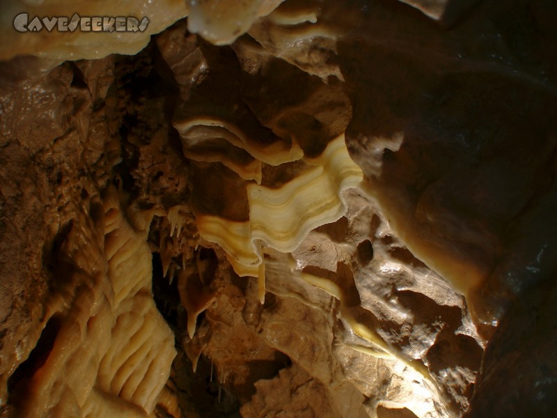 Bauernhöhle: Wunderbare Sinterfahne.