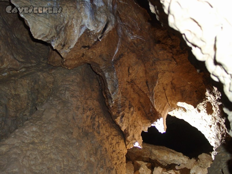 Bauernhöhle Lockenricht: Eine der ganz wenigen dürftigen Versinterungen.