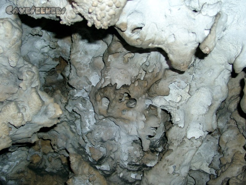 Bismarckgrotte: In der Angströhre.