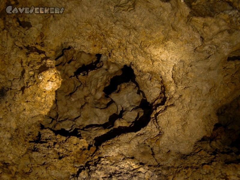 Bismarckgrotte: Ein Blick nach oben.