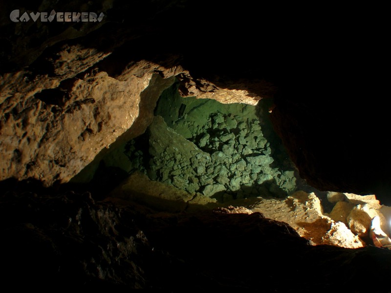 Distlergrotte: Wasserloch von Oben.