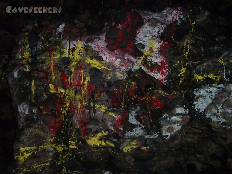 Dürrloch: Höhlenkunst. Schwer zu verstehen, wie solche Menschen in der Lage waren, den Weg in die Höhle zu finden. Wahrscheinlich eine Selbsterfahrungsgruppe finanziert vom Arbeitsamt.