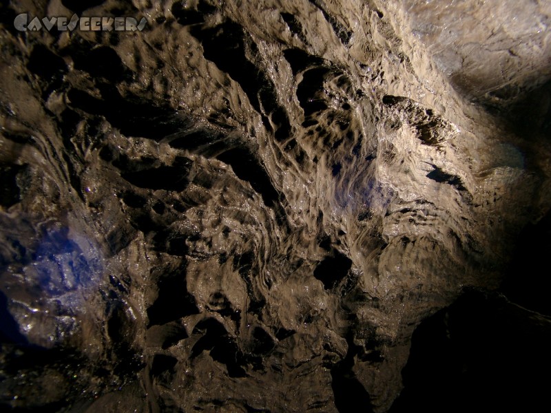 Dummdalen: G6: Eine Höhlenwand, völlig sinterfrei.