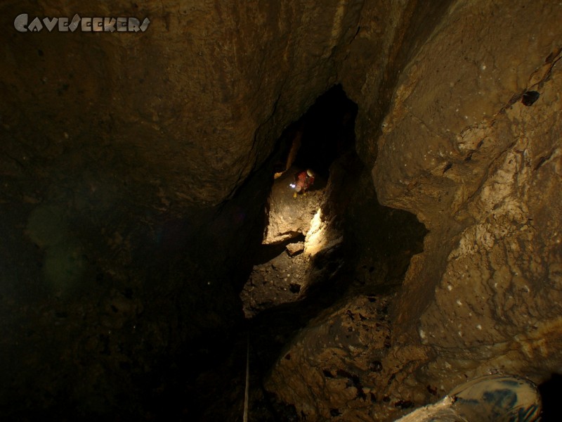 Eichbergschacht: 10 Meter über Grund: Blick nach unten.