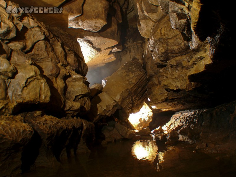 Falkensteiner Höhle: Schöner Verbruch behindert von Zeit zu Zeit ein zügiges Vorankommen.