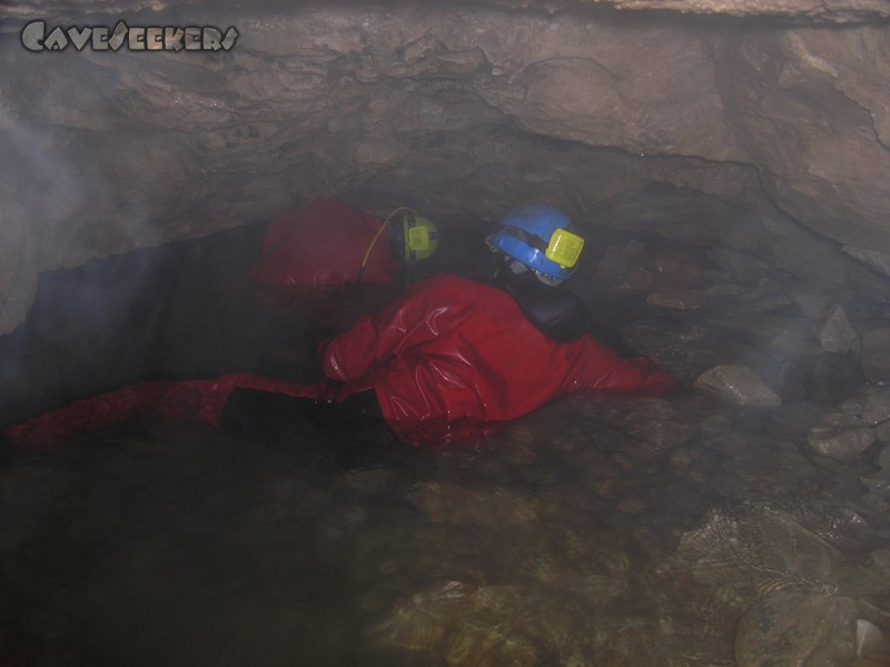 Falkensteiner Höhle: 15 Meter vor dem eigentlichen Sipohn war die Luft bereits eher dünn.