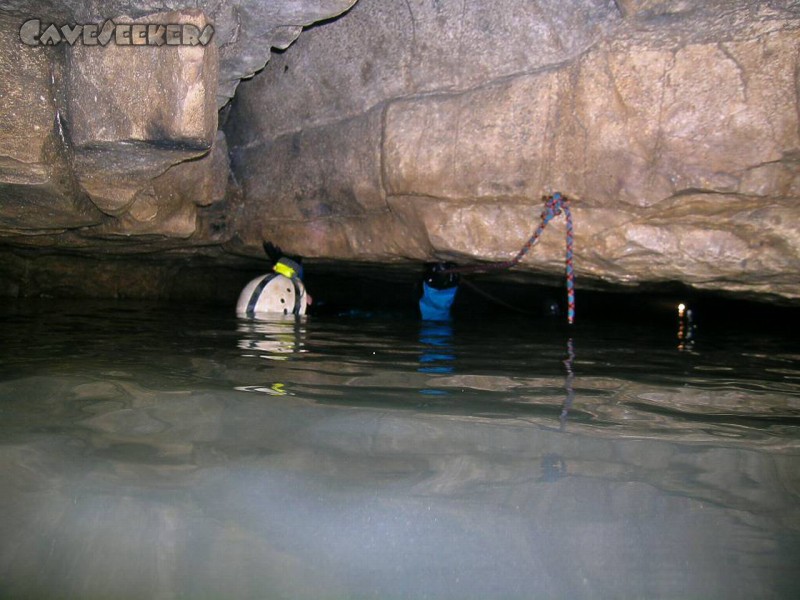 Falkensteiner Höhle: ... und einschwimmen.