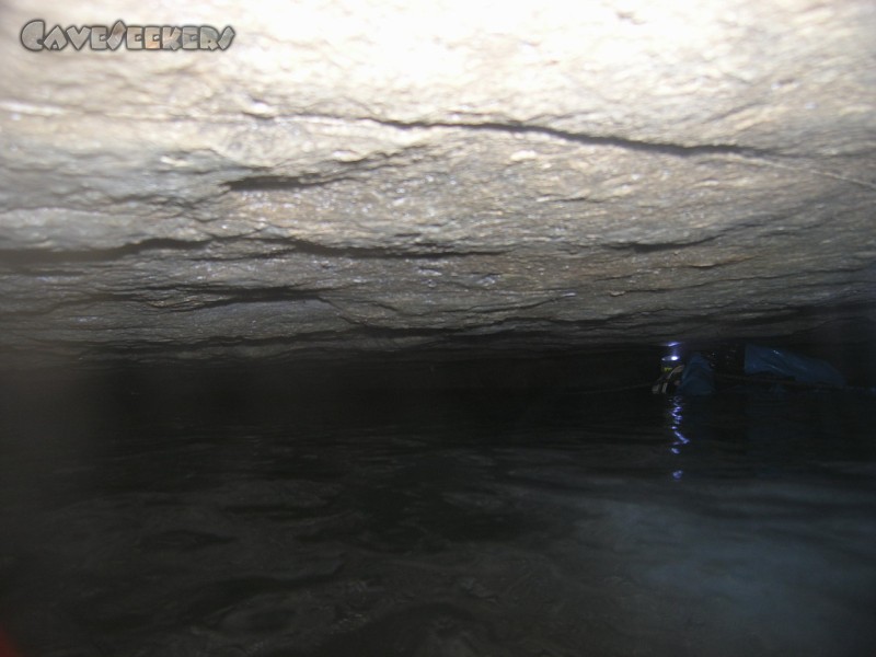 Falkensteiner Höhle: ... und einschwimmen.