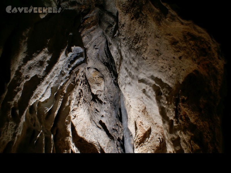 Fankerlloch: Etwas Sinter in einer seitlichen Spalte