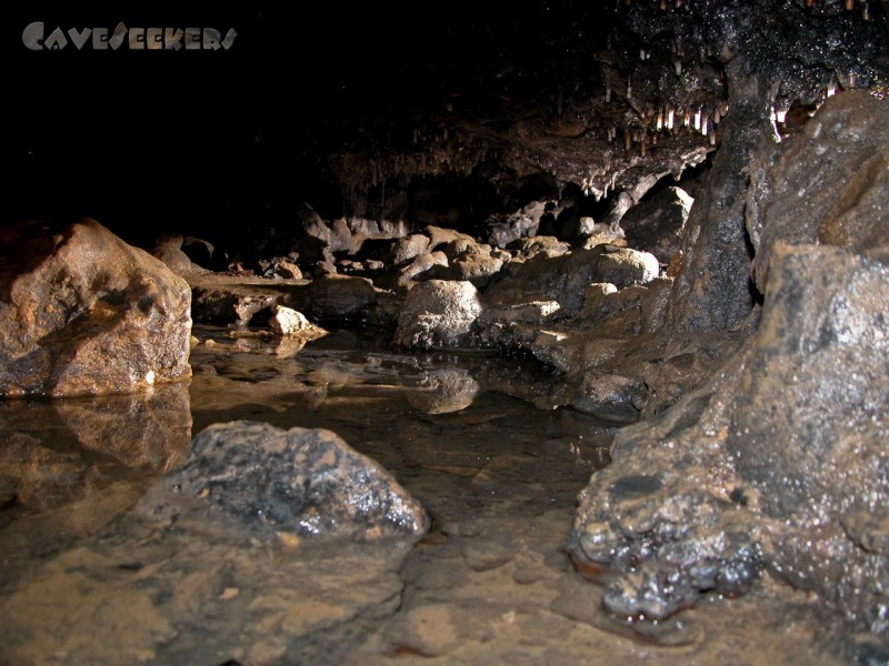 Fischerhöhle: Hallenboden