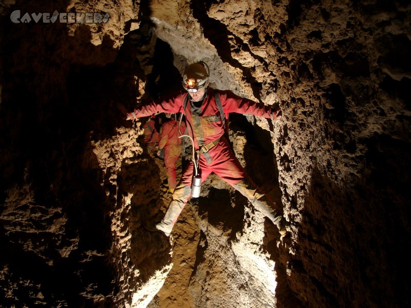 Franzosenloch H: Kreil - beleuchtet.