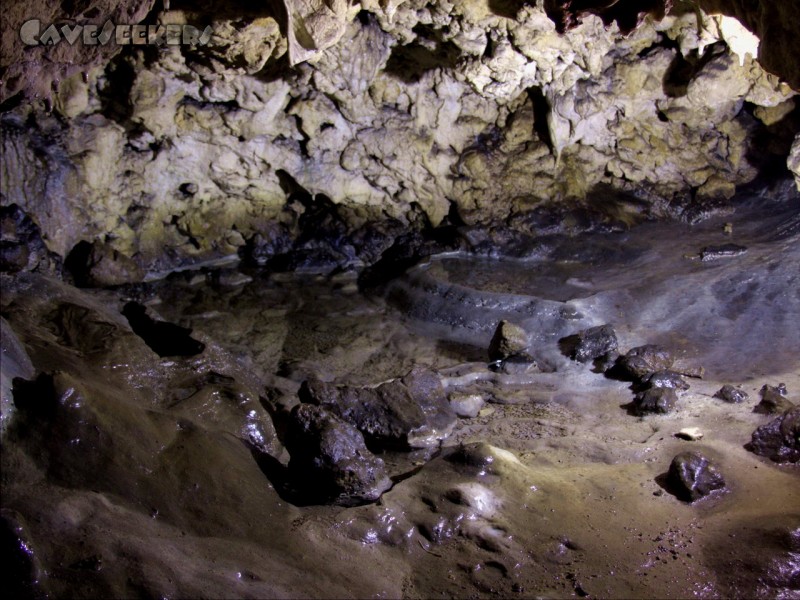 Geißberghöhle: Sinterbecken