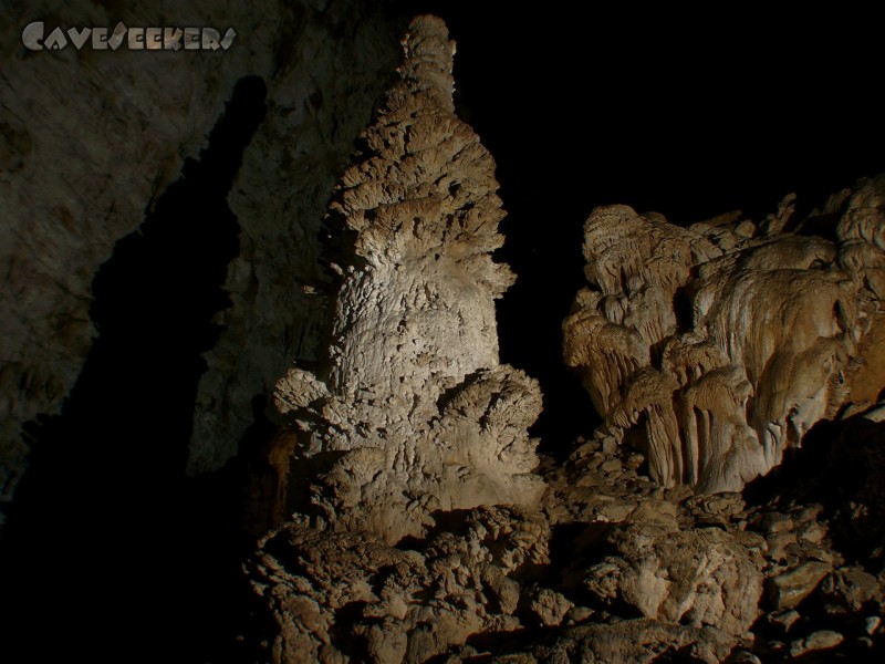 Gouffre De La Baume Des Cretes: Spratzlsinter. Leider schon tot. Wir befürchten, dass Spratzlsinter generell tot ist.