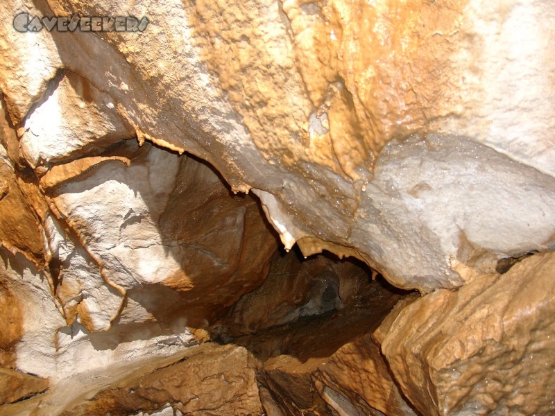 Große Spielberghöhle: Bergmilch, leichter Sinter.