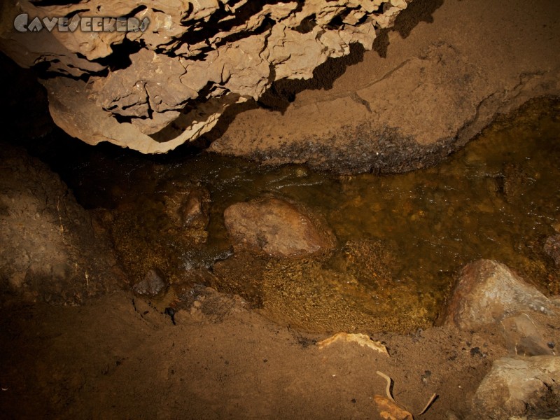 Grotte de Lorette: Das Flüßlein.