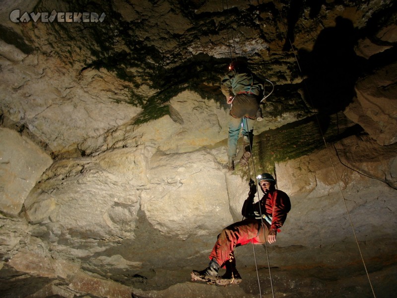 Grundlose Grube: Aufsteigen, so viel anstrengender als Abseilen