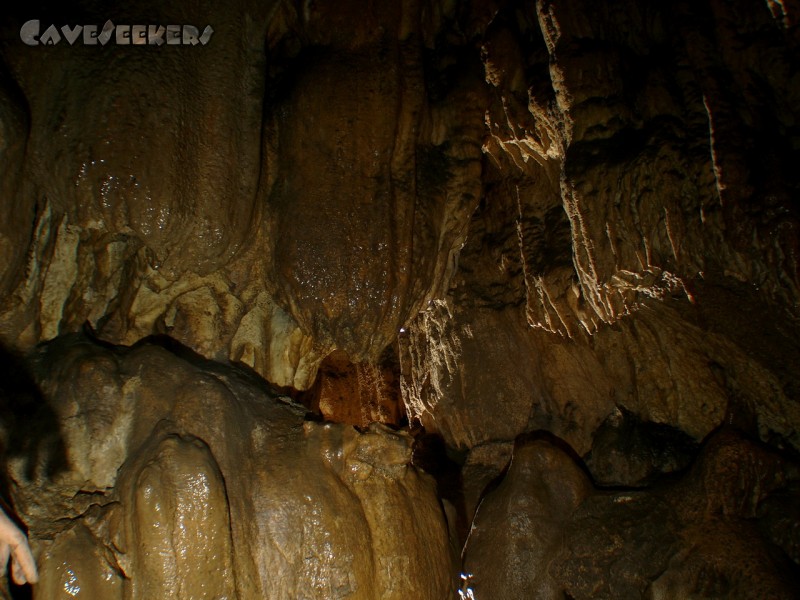 Gustav Jacob Höhle: Nochmal die erste Halle. Recht beeindruckend - weil: Man kann aufrecht stehen.