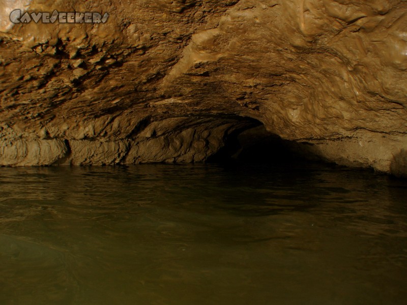 Heinzengrabenhöhle: Blick zum ersten Siphon. Noch ca. 30 Meter halshoh