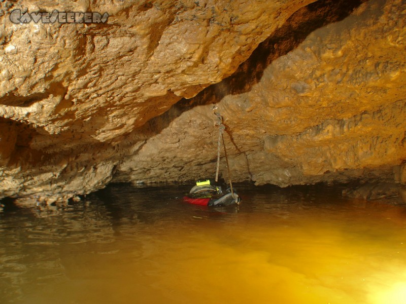 Heinzengrabenhöhle: Noch mehr im ersten Siphon.