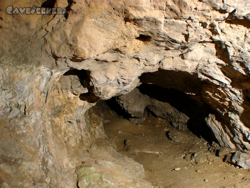 Helenenhöhle: Nach wenigen Metern hier schon beinahe das Ende.