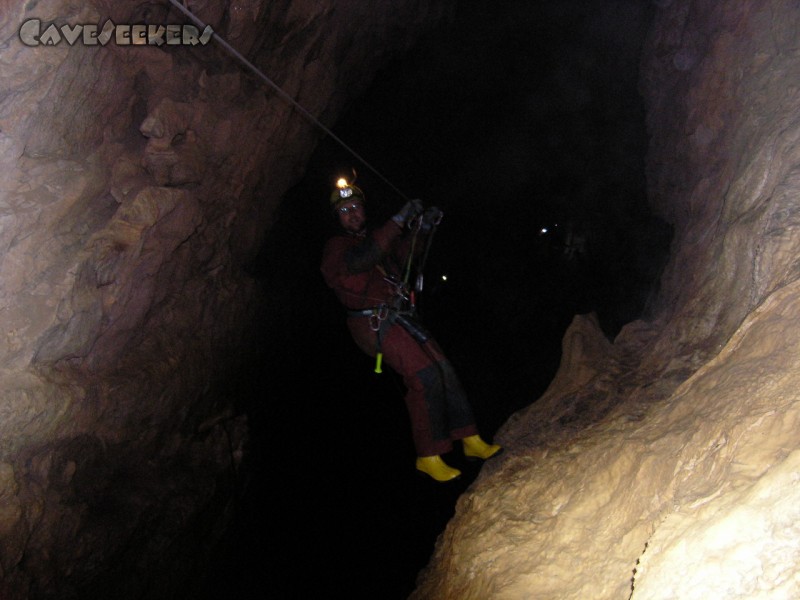 Hölloch im Mahdtal: Über der Schlucht mit vollen Hosen.