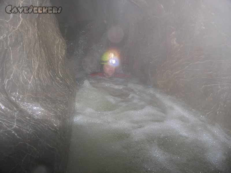 Hölloch im Mahdtal: Auf dem Weg zum Unteren See/Siphon.