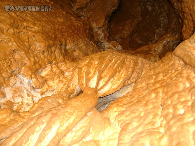 Hohberghöhle: Alter Sinter.