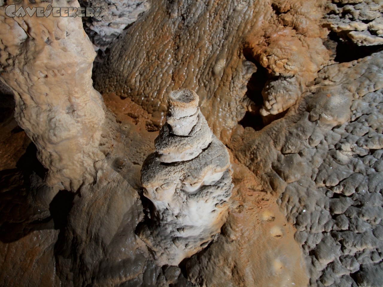 Jama pod Gavgami: Doppelkinn mit Fettschürze?