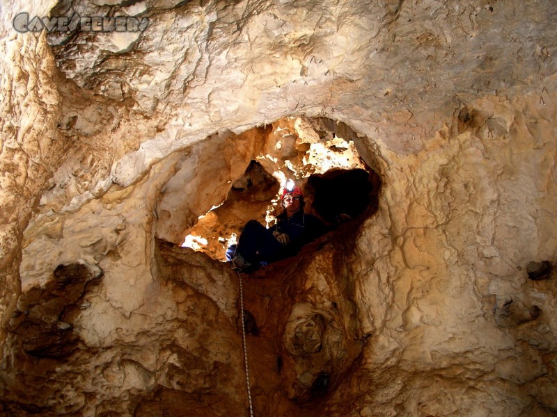 Jubiläumshöhle: Im Loch: Blitzschlampe.