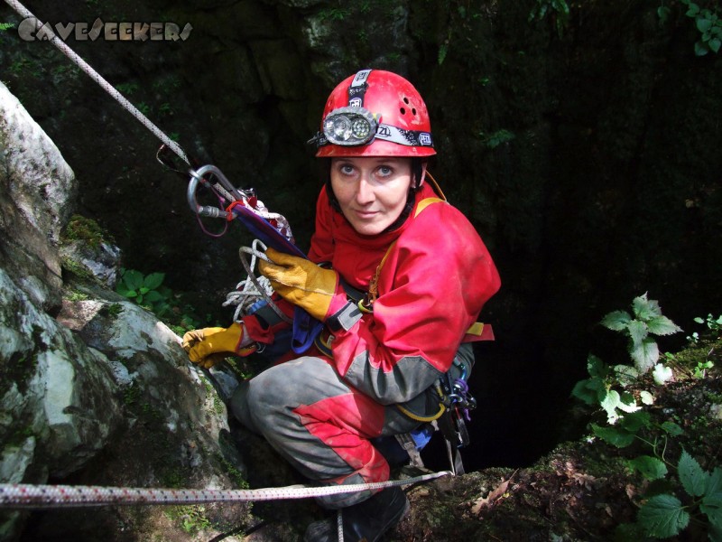 Kacna Jama: Tag 2: 185m, Frau Tirge noch voller Vertrauen