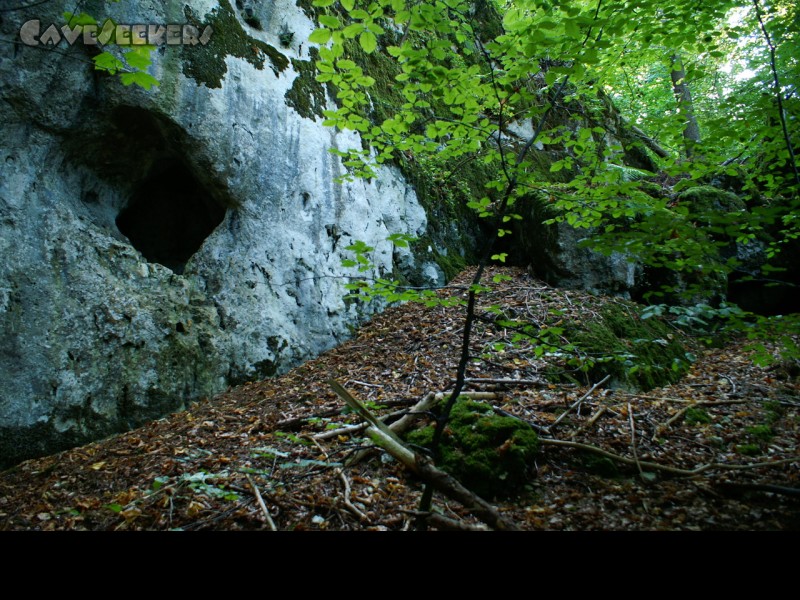 Kalkwerksloch: Unübersehbarer Eingang. Ein Hoch auf den IHF.