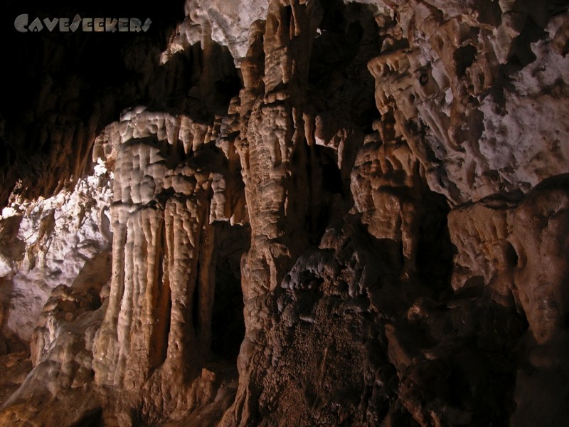 Kirchenweghöhle: Die gefallene Säule