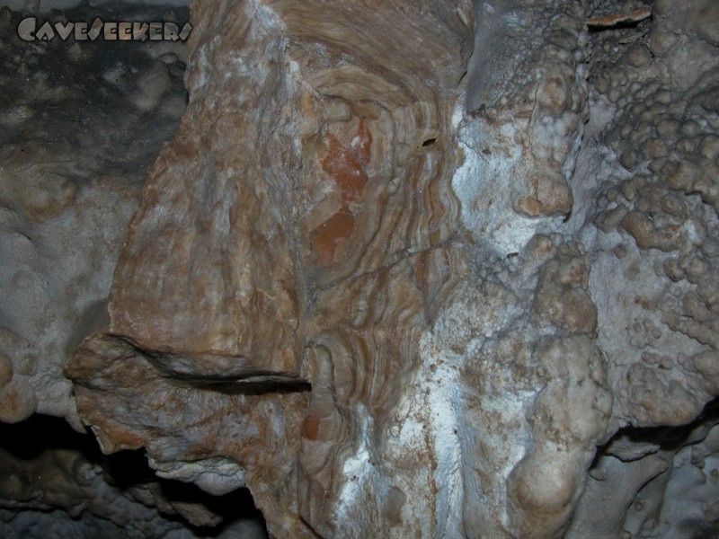 Kirchenweghöhle: Sinterraub