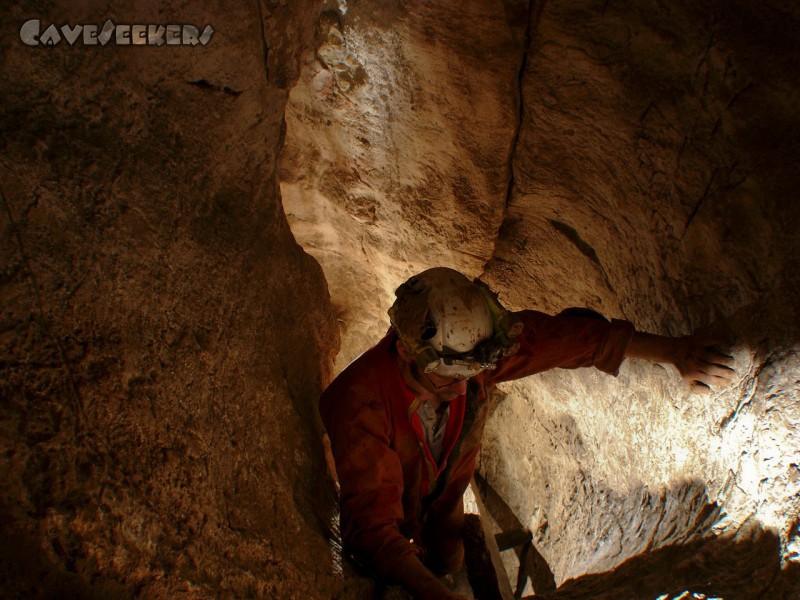 Klammhöhle: Blick nach unten. Bunk kaum zu erkennen.