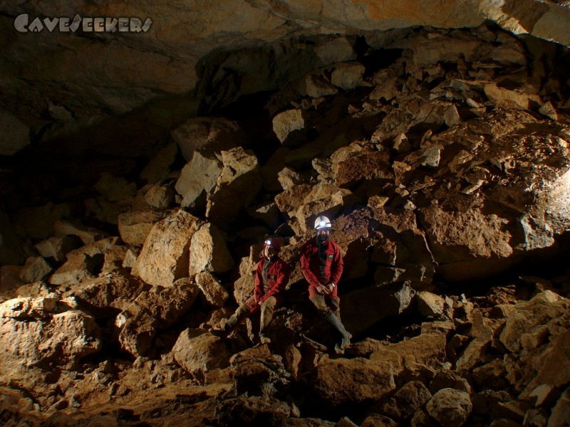 Klapfenberger Höhle: Die Halle. Groß, infiziert mit CaveSeekers.