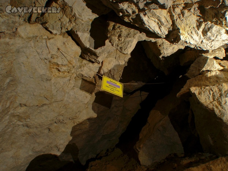 Klapfenberger Höhle: Betreten Verboten. Lohnt sich eh' nicht.