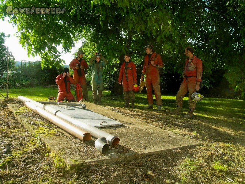 Klapfenberger Höhle: Der Höhleneingang. Die Infektion steht unmittelbar bevor.