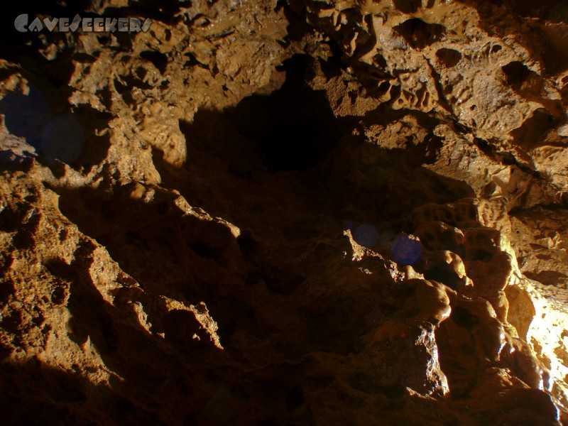 Kniegschlaggerlschacht: Im zweiten Schacht. Blick nach oben.