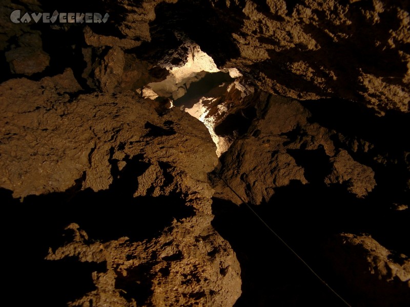 Kniegschlaggerlschacht: Blick von -15 Metern nach oben.