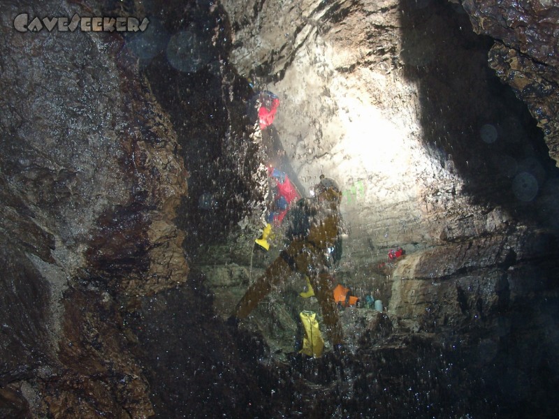 Kühlloch: Stau am 12Meter Wasserfall.