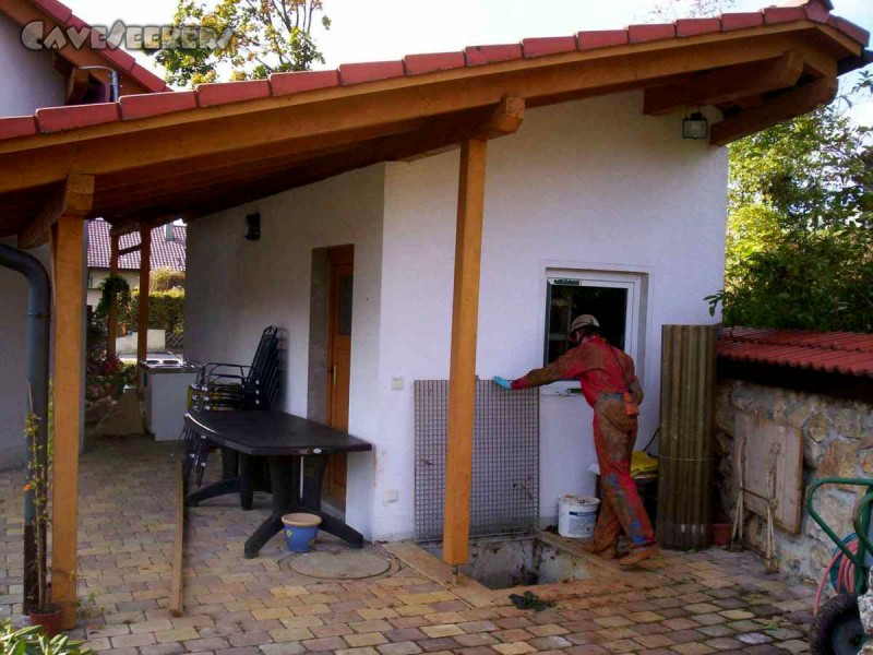 Laierhöhle: Die Terrasse mit der Ã–ffnung fÃ¼r SchwiegermÃ¼tter.