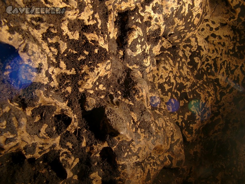 Lichtengrabenhöhle: Lustige Muster aus Dreck