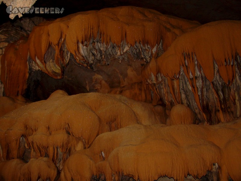 Longmen Water Cave: Schönes direkt am Eingang.