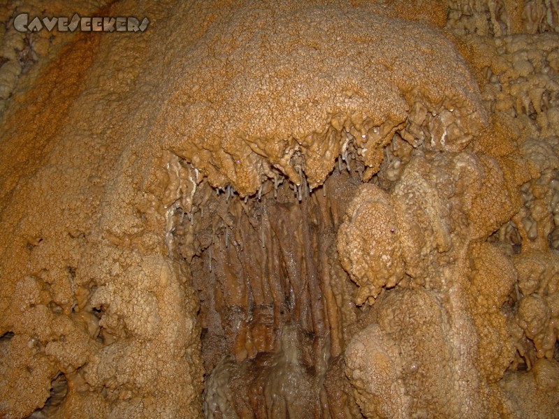 Longmen Water Cave: Ansprechend.