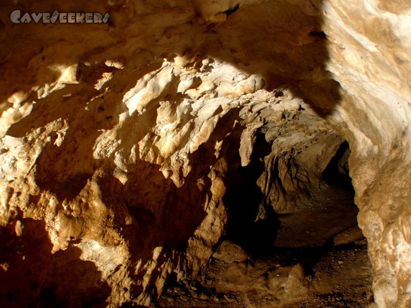 Mammuthöhle: Der Schluf nach rechts.