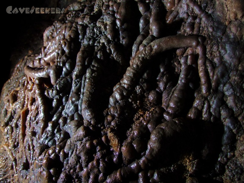 Mangfallsinterdeckenhöhle: Sinterreste